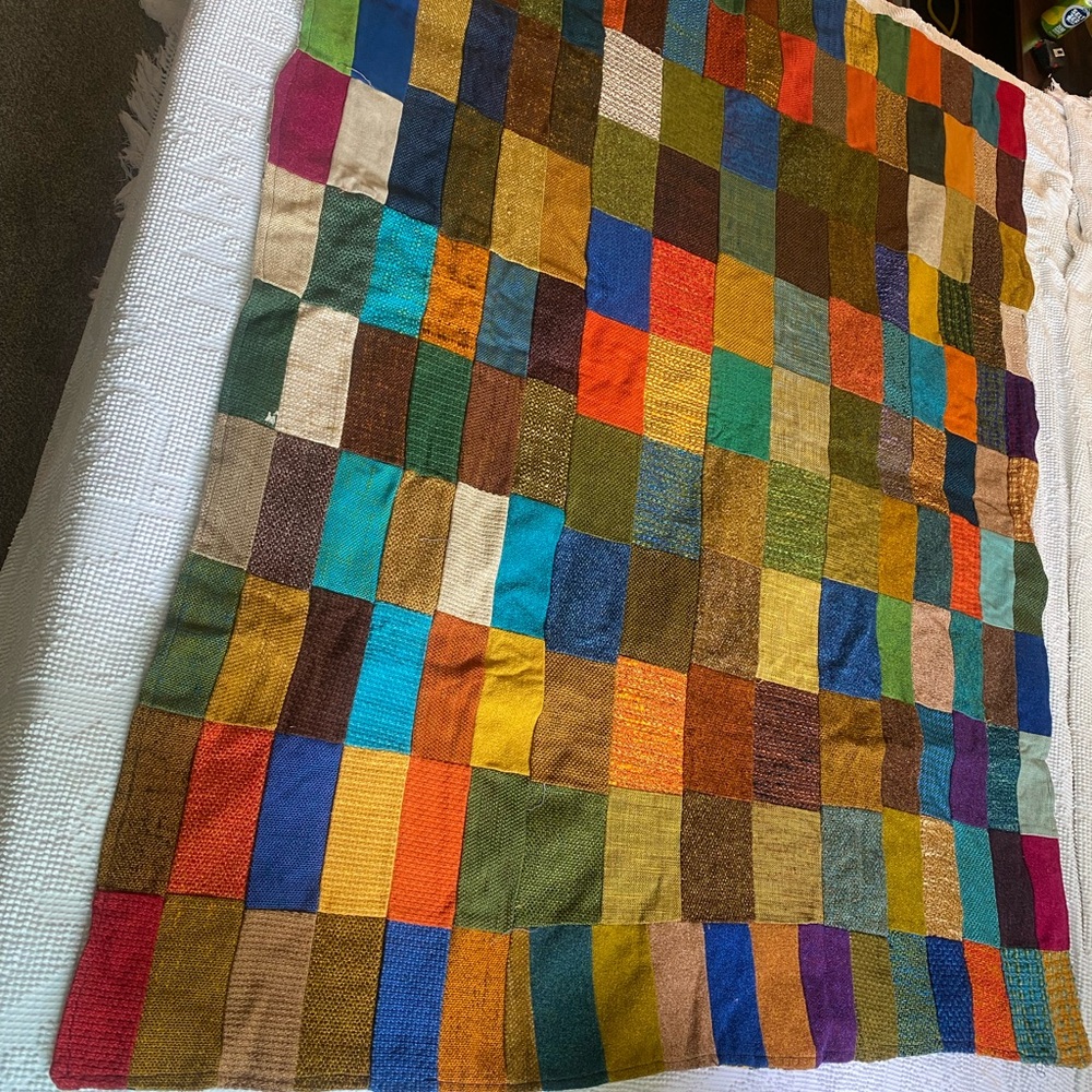 Double Sided Quilted Blanket - Picture 3 of 12